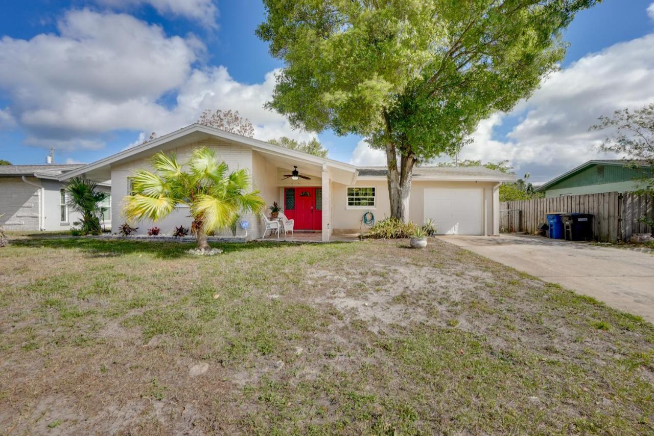 Clearwater Vacation Home Rental With Tiki Bar! Exterior photo